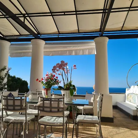 Casa Del Solitario 4* Capri