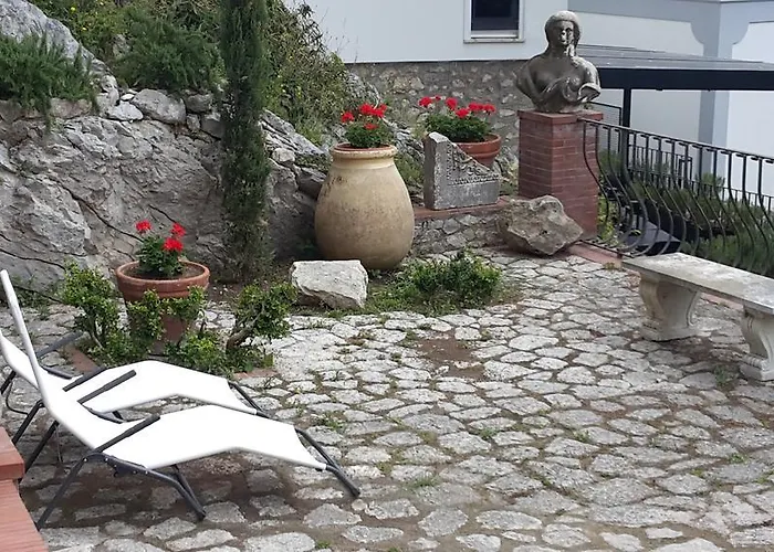 לינה וארוחת בוקר Casa Del Solitario קאפרי